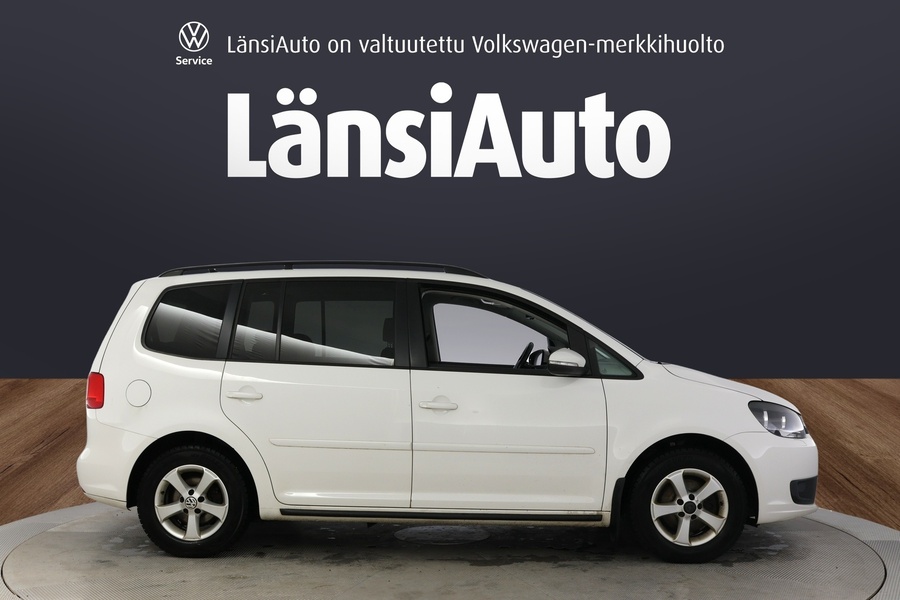 Volkswagen Touran vaihtoauto