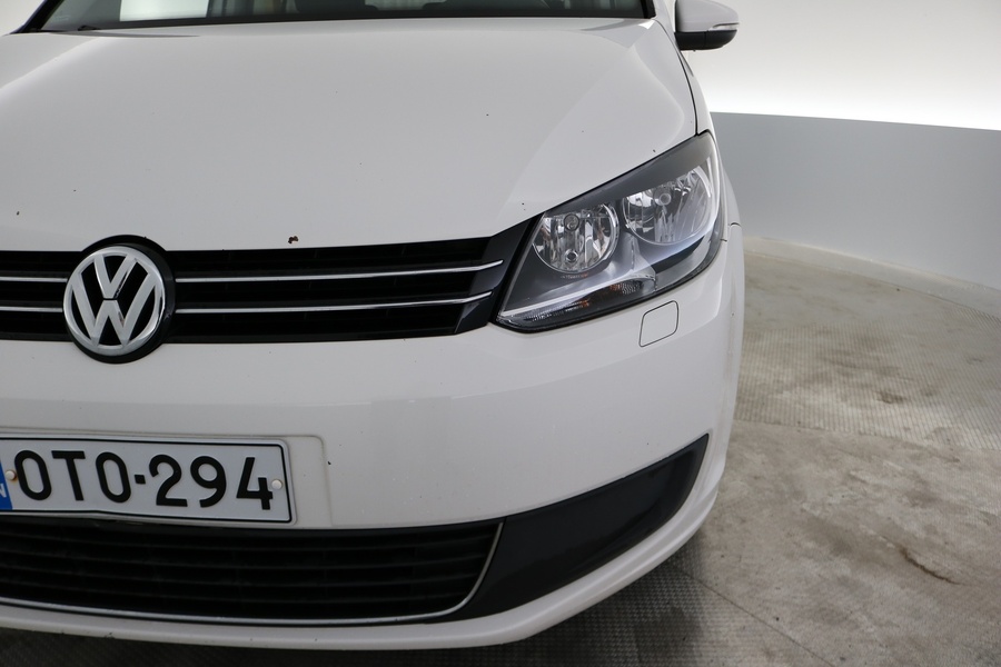 Volkswagen Touran vaihtoauto