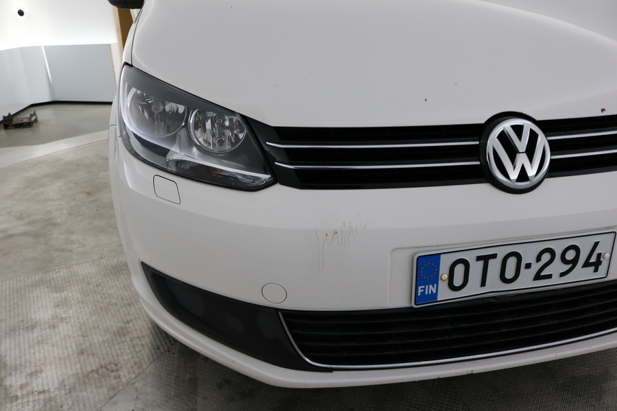Volkswagen Touran vaihtoauto
