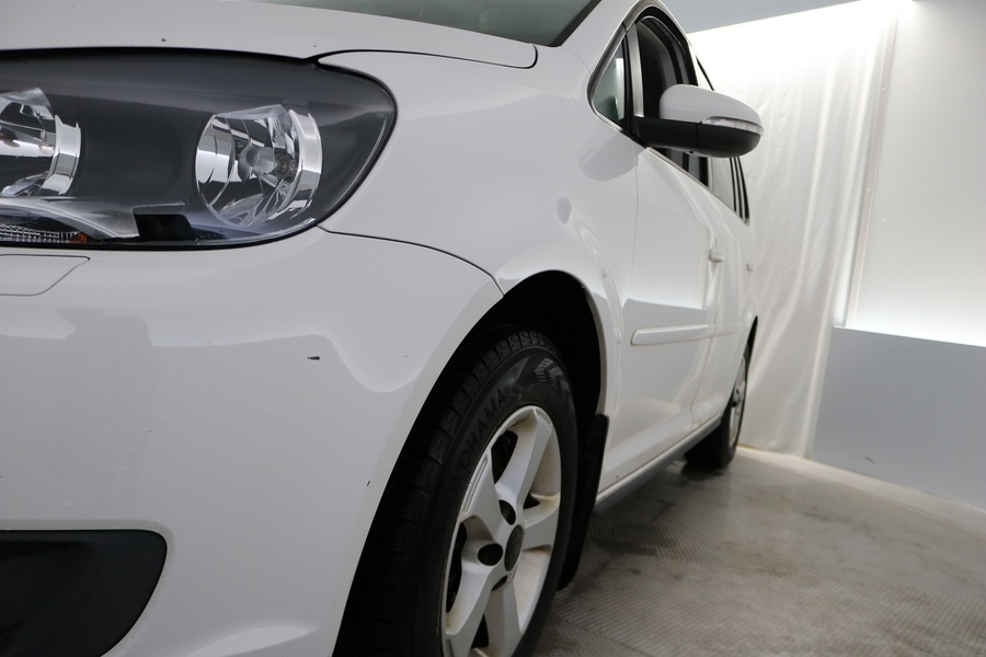 Volkswagen Touran vaihtoauto