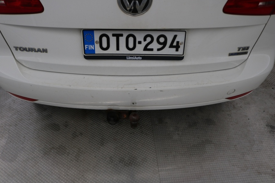 Volkswagen Touran vaihtoauto