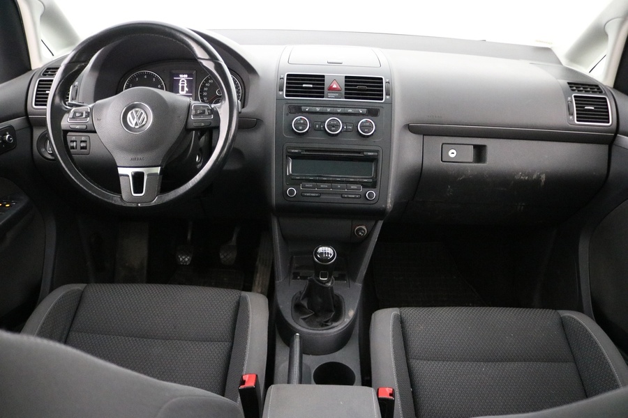 Volkswagen Touran vaihtoauto