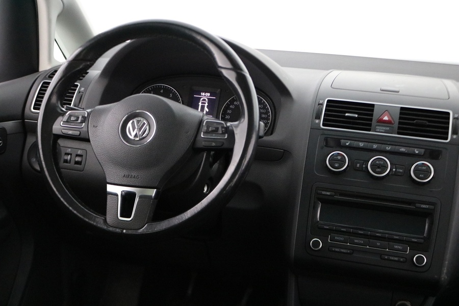 Volkswagen Touran vaihtoauto