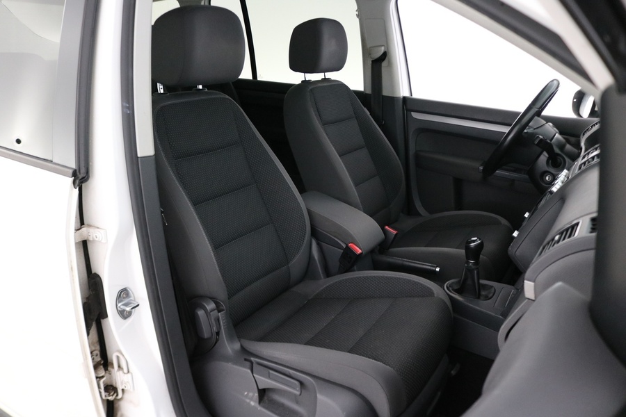 Volkswagen Touran vaihtoauto