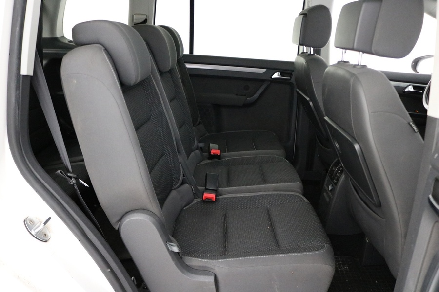 Volkswagen Touran vaihtoauto