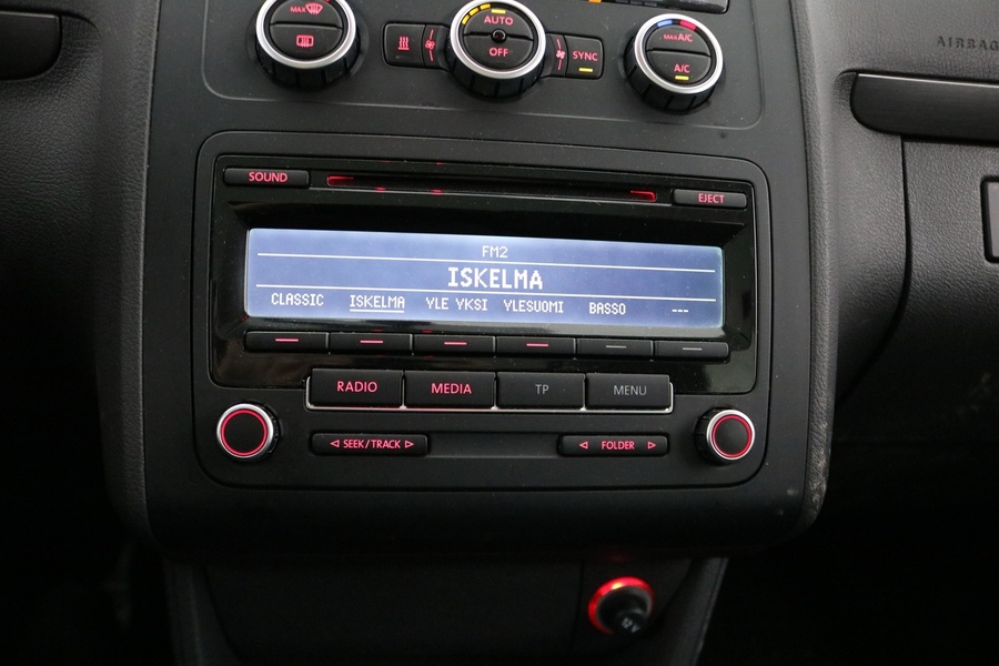 Volkswagen Touran vaihtoauto