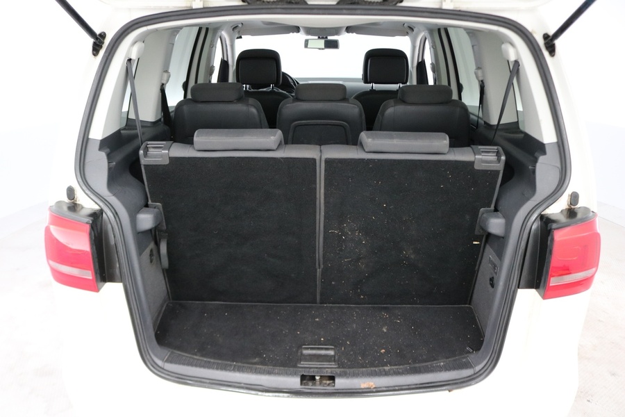 Volkswagen Touran vaihtoauto