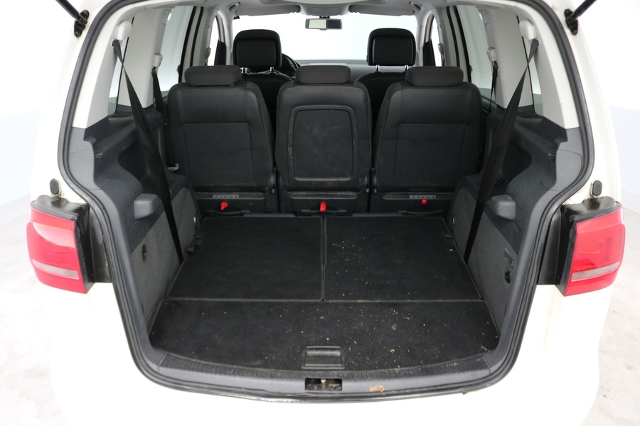 Volkswagen Touran vaihtoauto