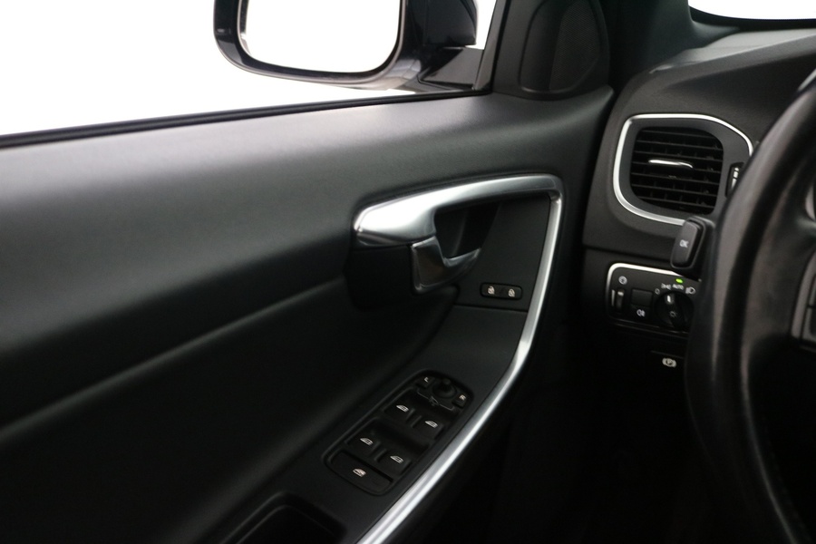Volvo V60 Cross Country vaihtoauto