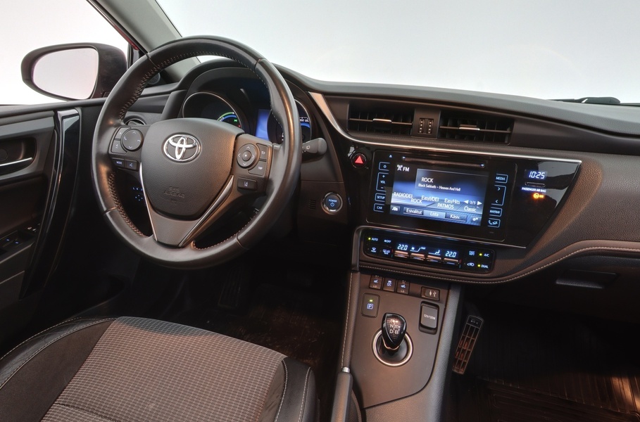 Toyota Auris vaihtoauto
