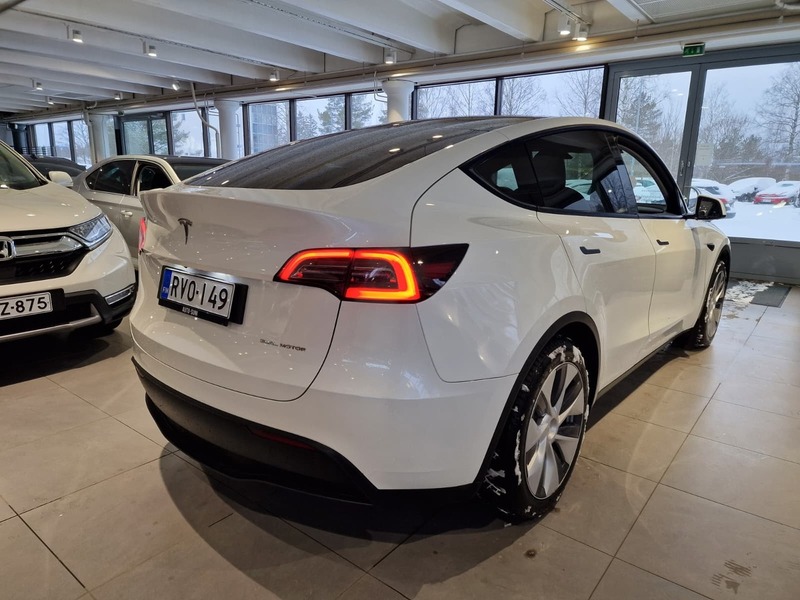 Tesla Model Y vaihtoauto