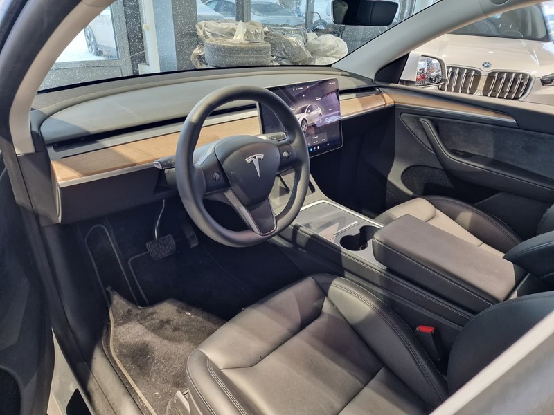 Tesla Model Y vaihtoauto