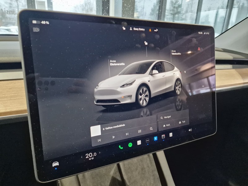 Tesla Model Y vaihtoauto