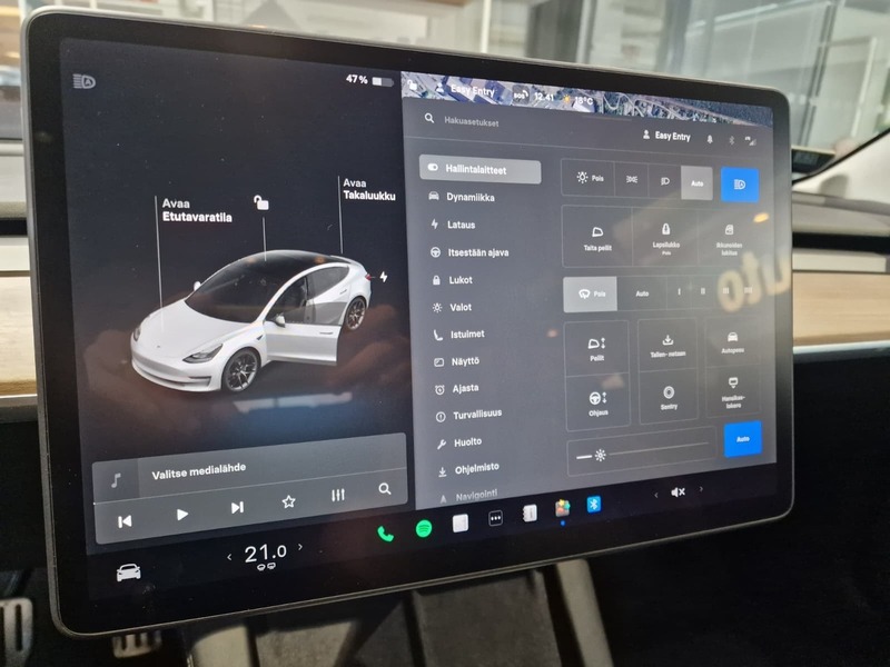 Tesla Model 3 vaihtoauto