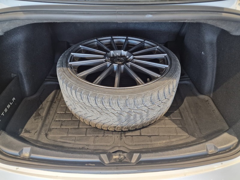 Tesla Model 3 vaihtoauto