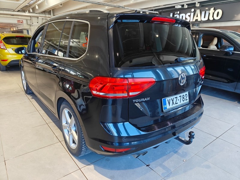 Volkswagen Touran vaihtoauto