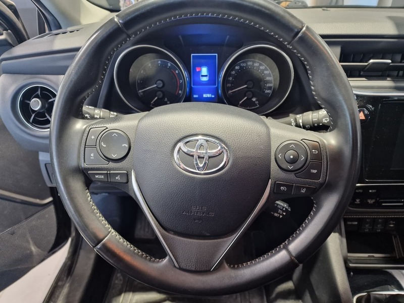 Toyota Auris vaihtoauto