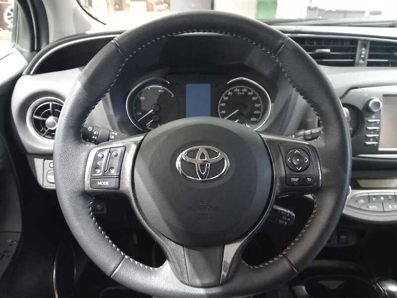 Toyota Yaris vaihtoauto