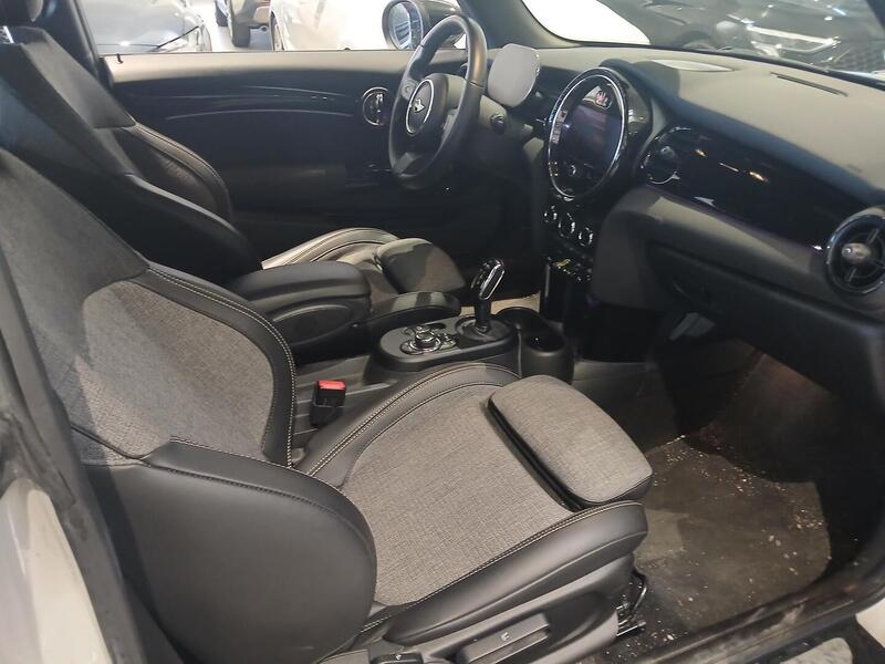 Mini Hatchback vaihtoauto