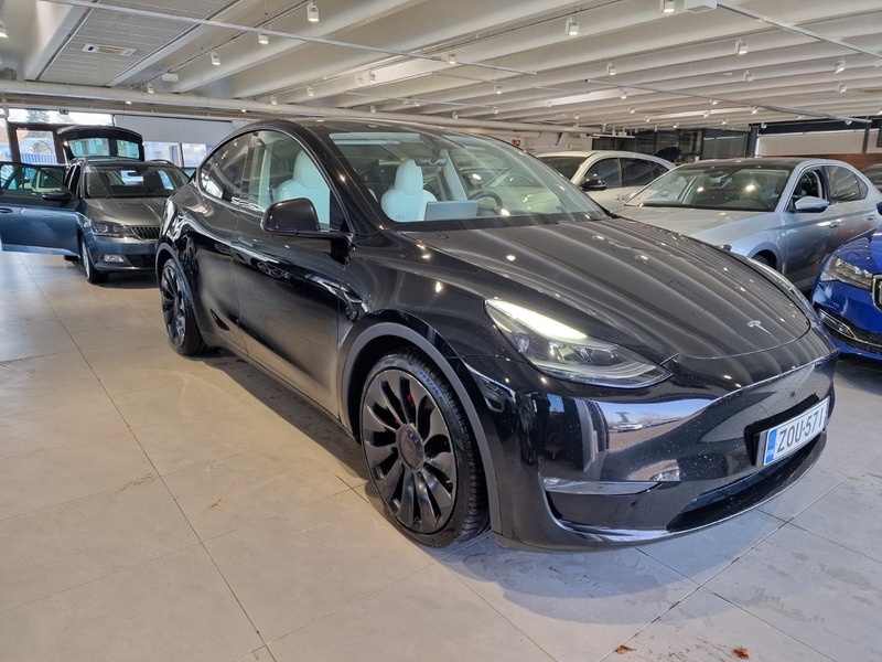 Tesla Model Y vaihtoauto
