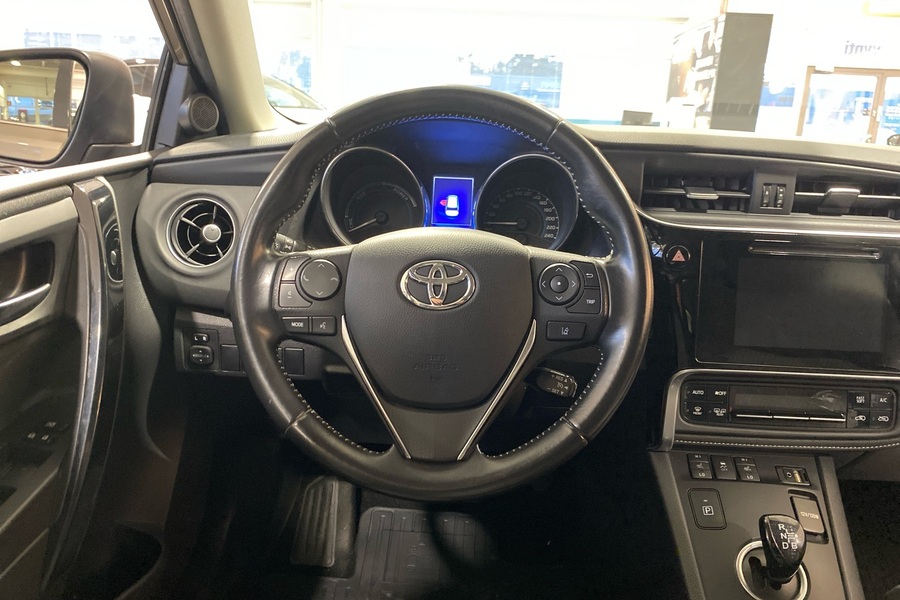 Toyota Auris vaihtoauto