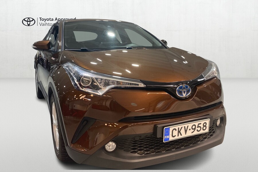 Toyota C-HR vaihtoauto