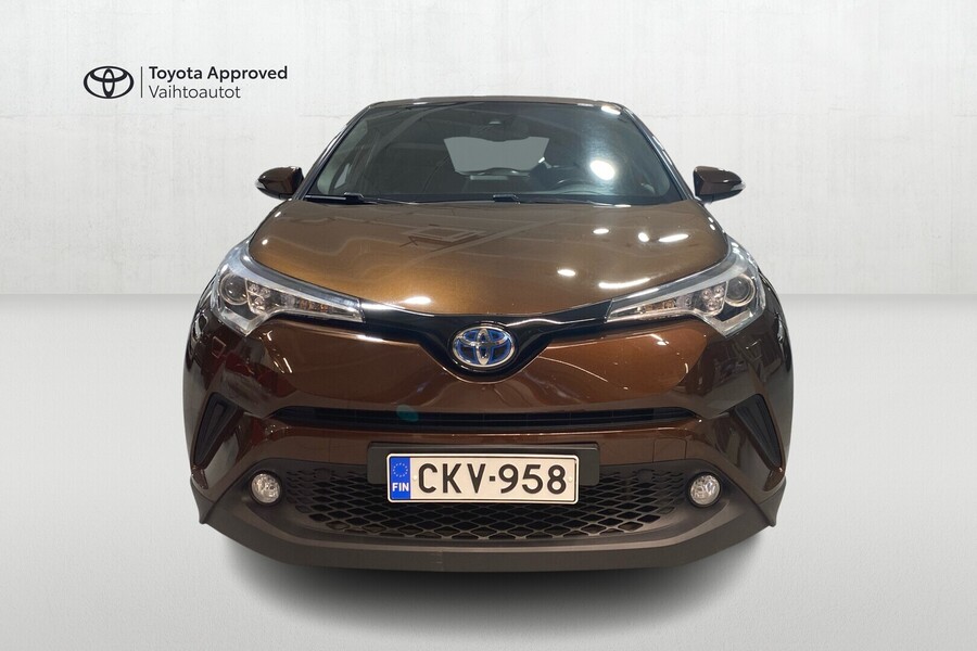 Toyota C-HR vaihtoauto