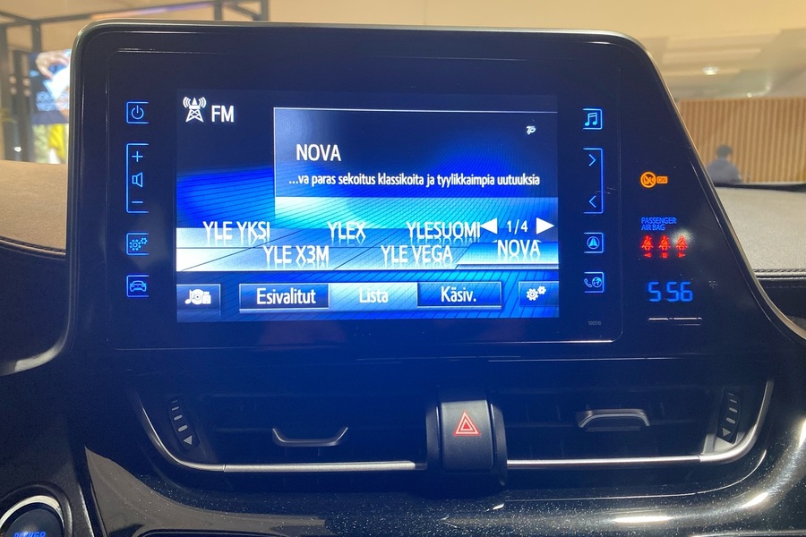 Toyota C-HR vaihtoauto