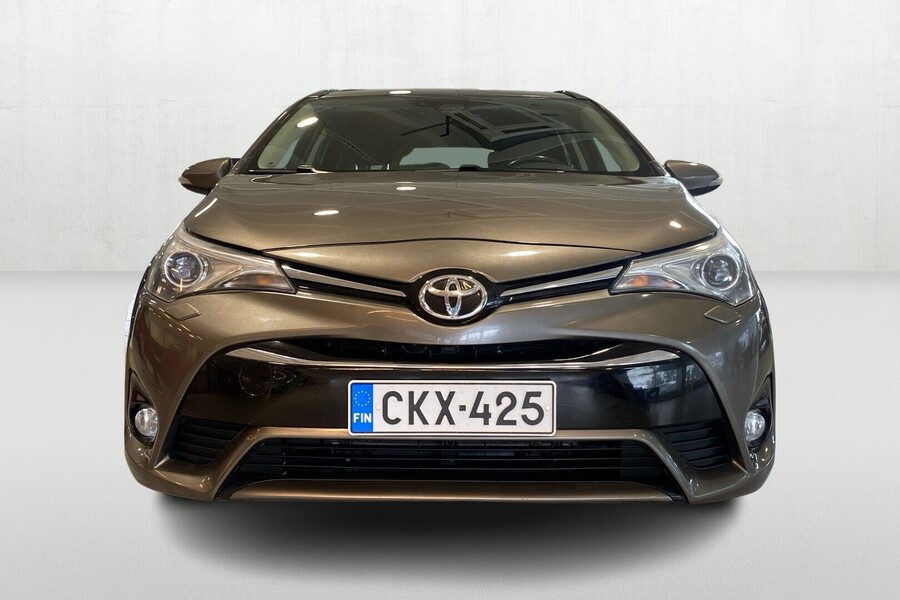 Toyota Avensis vaihtoauto