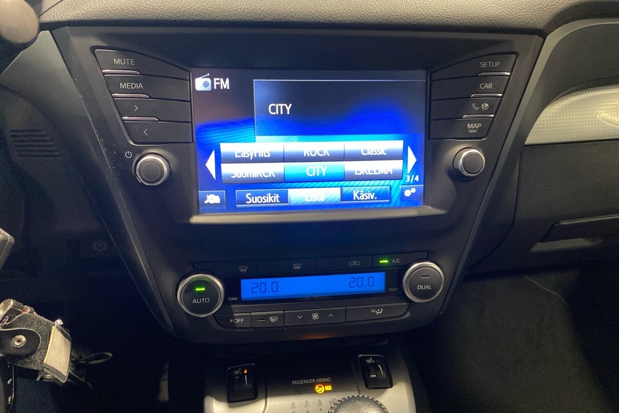 Toyota Avensis vaihtoauto