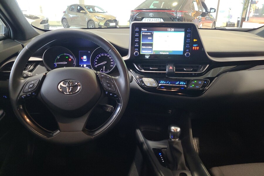 Toyota C-HR vaihtoauto