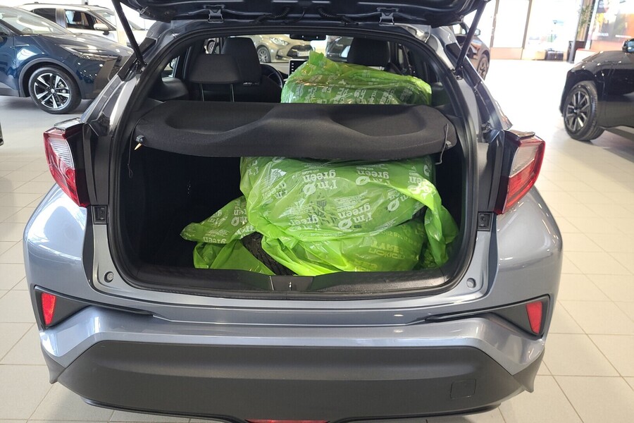 Toyota C-HR vaihtoauto