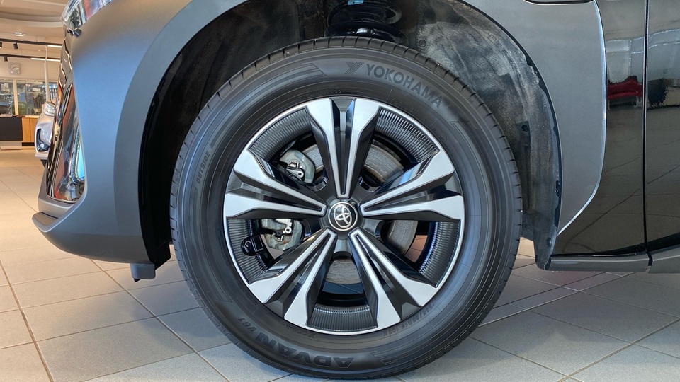 Toyota bZ4X vaihtoauto