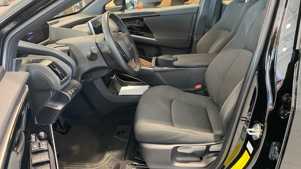 Toyota bZ4X vaihtoauto