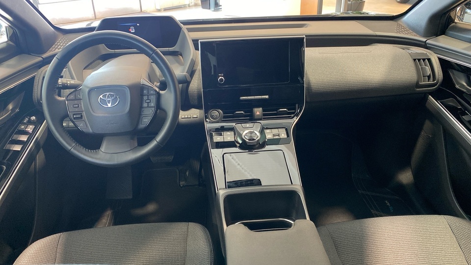 Toyota bZ4X vaihtoauto