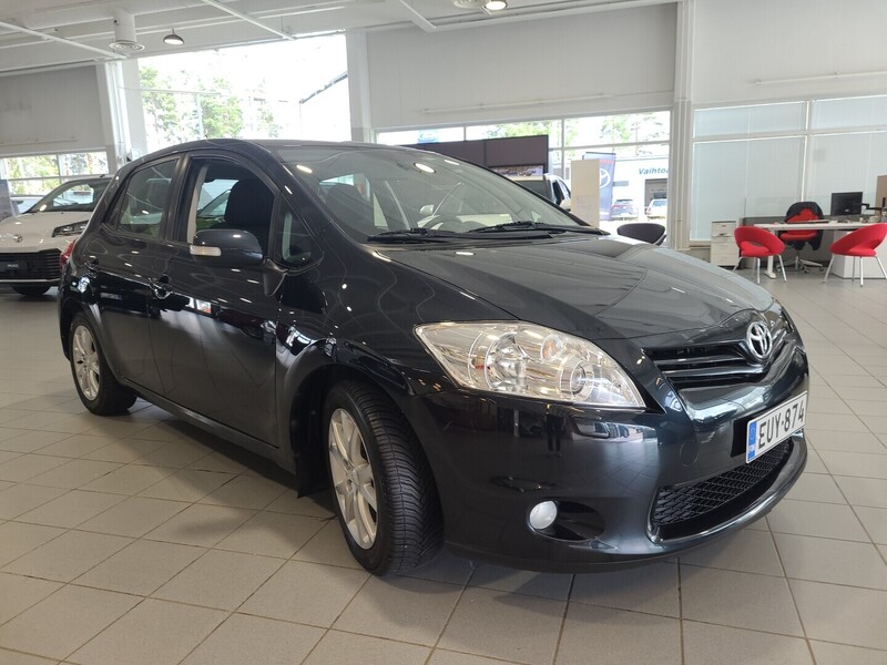 Toyota Auris vaihtoauto