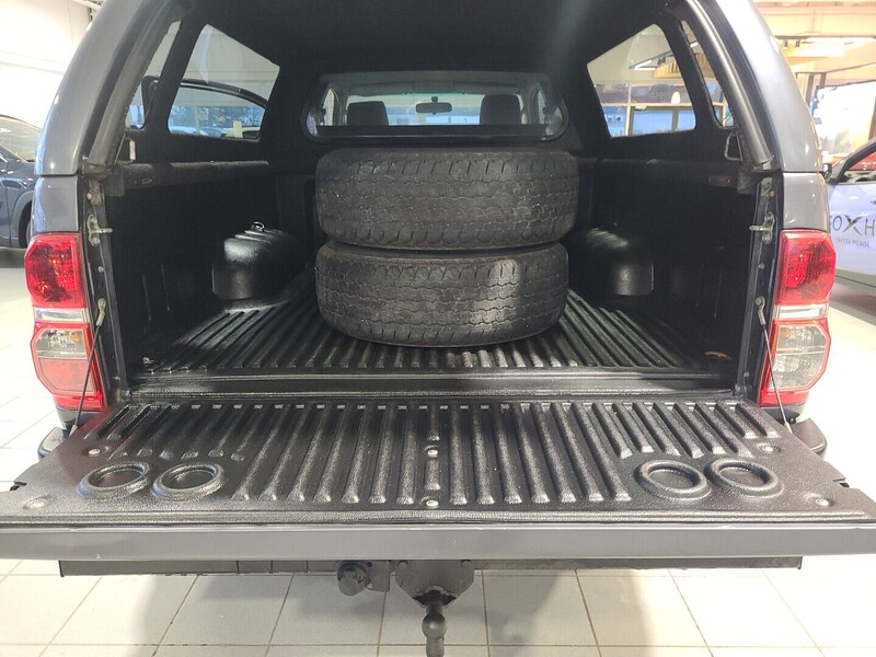 Toyota Hilux vaihtoauto