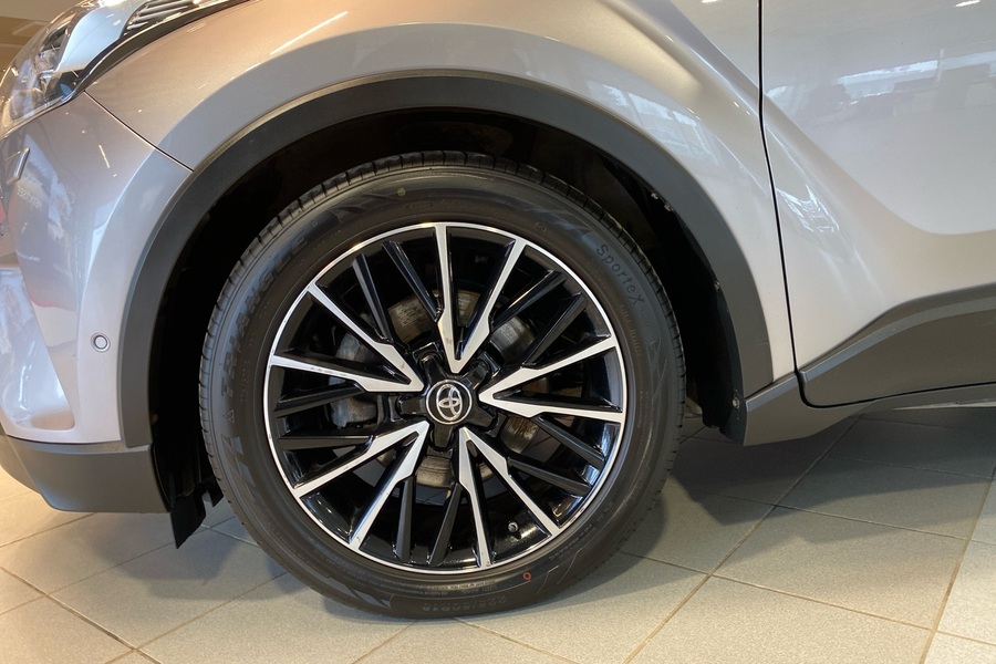 Toyota C-HR vaihtoauto