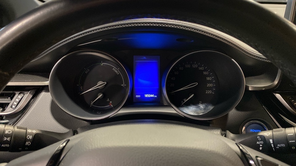 Toyota C-HR vaihtoauto