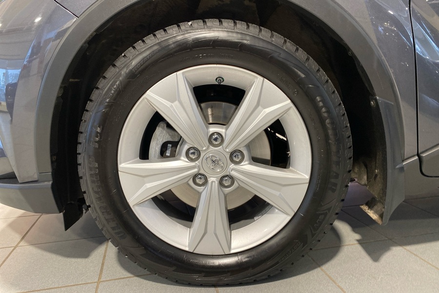 Toyota C-HR vaihtoauto