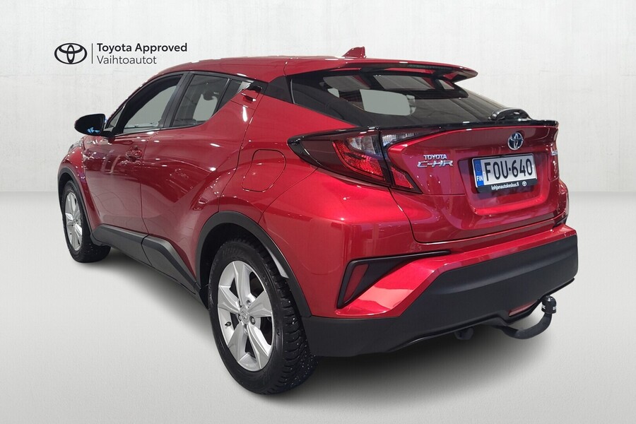 Toyota C-HR vaihtoauto