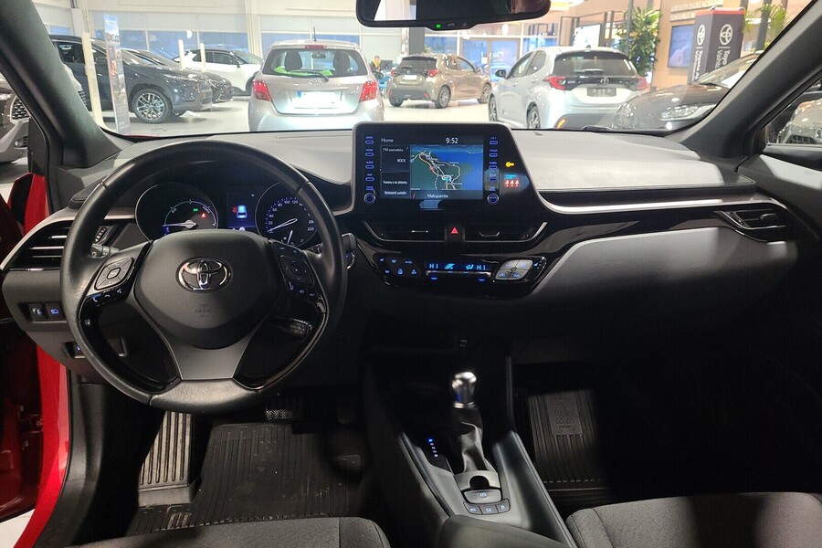 Toyota C-HR vaihtoauto