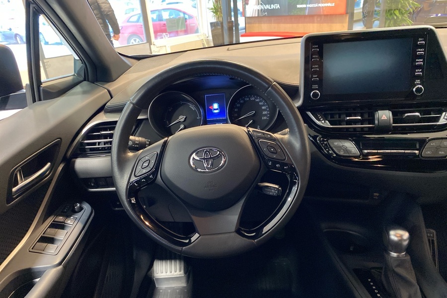 Toyota C-HR vaihtoauto