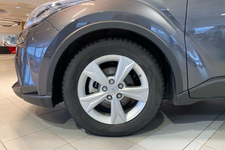 Toyota C-HR vaihtoauto