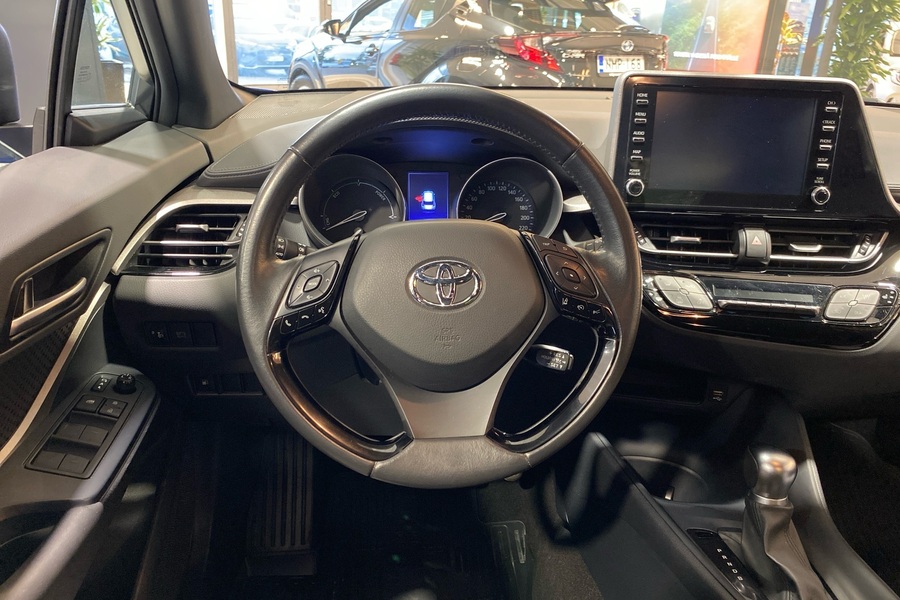 Toyota C-HR vaihtoauto