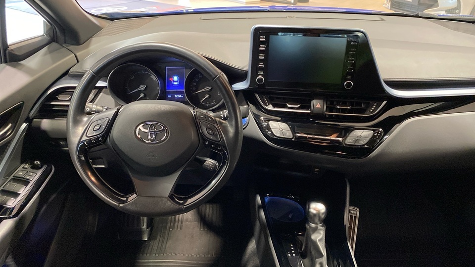 Toyota C-HR vaihtoauto