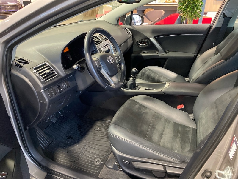 Toyota Avensis vaihtoauto