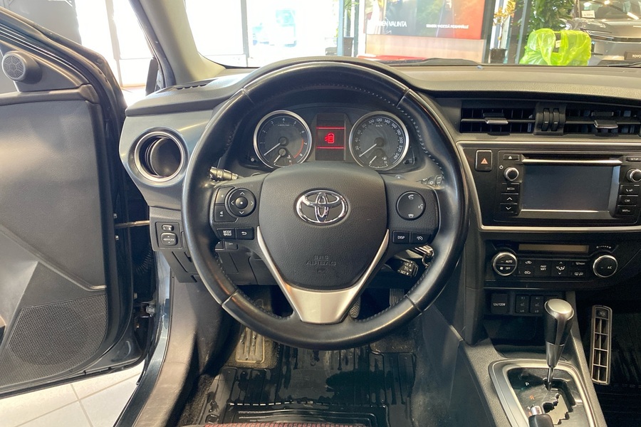 Toyota Auris vaihtoauto