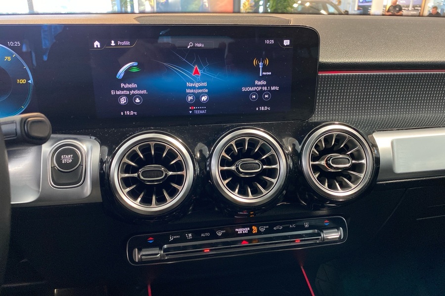 Mercedes-Benz EQB vaihtoauto