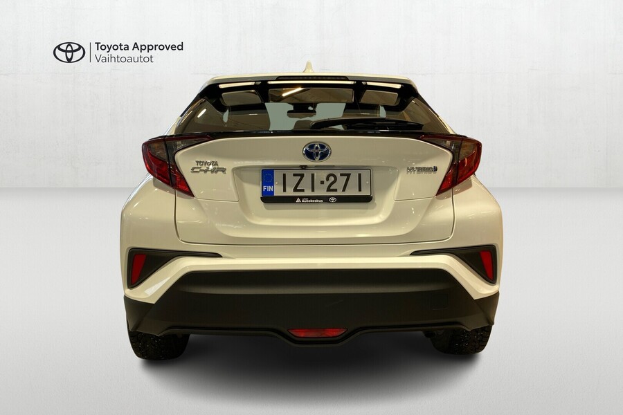 Toyota C-HR vaihtoauto